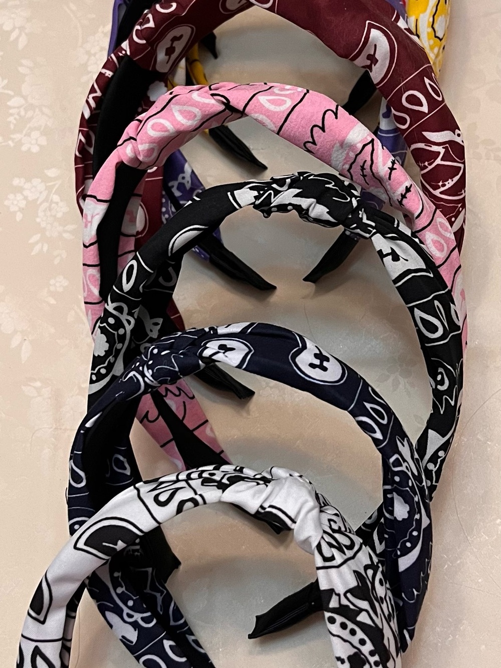 SHEIN Pink Black White Patterned Knotted Headband Set